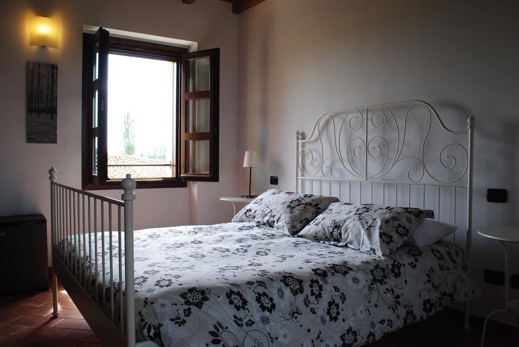 Agriturismo Cascina Mora Pavia Oda fotoğraf